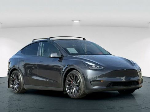 Used 2024 Tesla Model Y Performance image 8