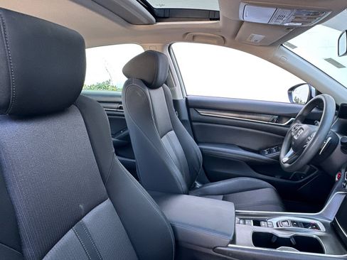Used 2020 Honda Accord EX image 24