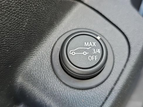 Used 2023 GMC Terrain SLE w/ Driver Convenience Package image 14