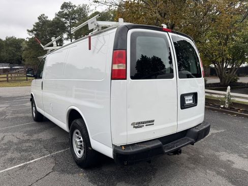 Used 2014 Chevrolet Express 2500 image 4