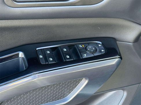 Certified 2023 Nissan Pathfinder SL w/ Lighting Package (N92) image 18