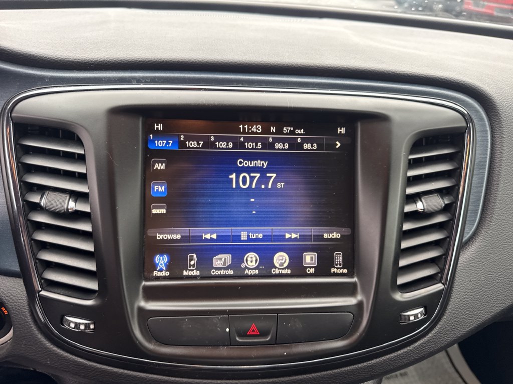 Used 2015 Chrysler 200 S w/ Comfort Group FWD image 22