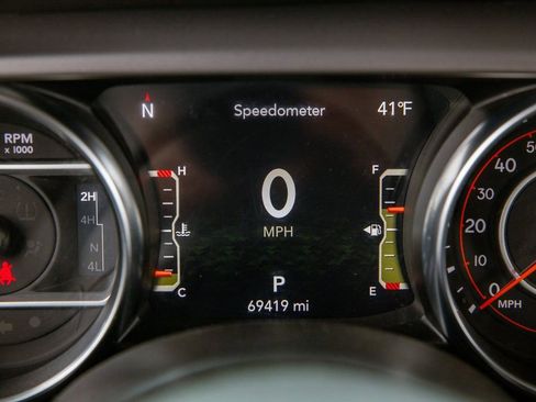 Used 2021 Jeep Gladiator Sport image 18