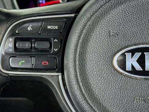 Used 2018 Kia Optima S w/ 18" Alloy Wheels Package image 13