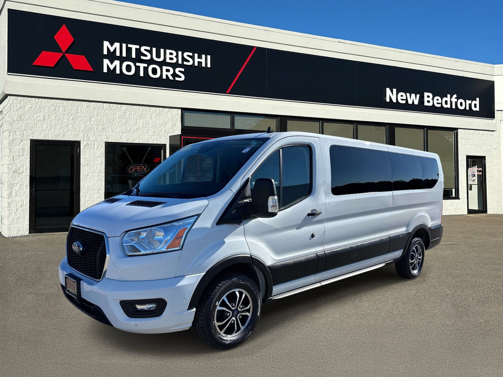 Used 2022 Ford Transit 350 XLT RWD image 1