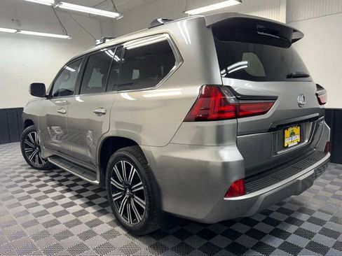 Used 2019 Lexus LX 570 4WD w/ Luxury Package image 32
