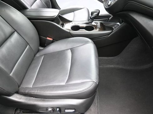 Used 2024 Chevrolet Malibu LT image 25