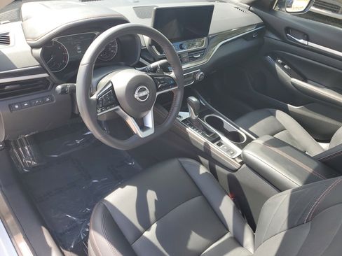 Certified 2024 Nissan Altima 2.0 SR image 7