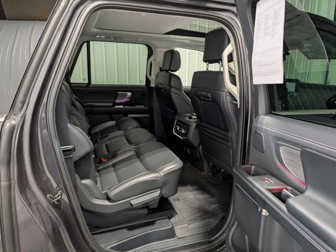 Used 2025 Ford Expedition Max Platinum w/ Driver's Package image 32