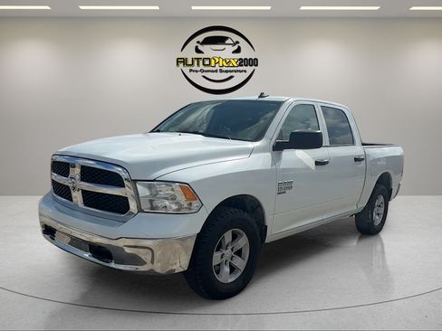 Used 2022 RAM 1500 Classic SLT w/ Electronics Group AWD/4WD image 3