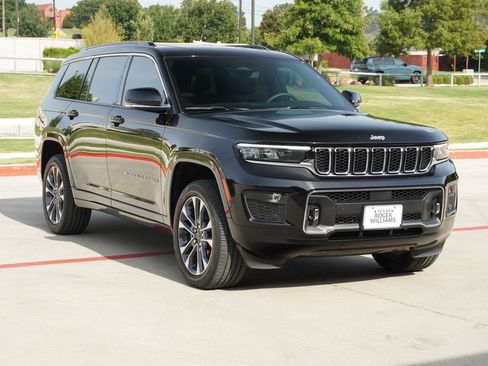 Used 2024 Jeep Grand Cherokee L Overland AWD/4WD image 7