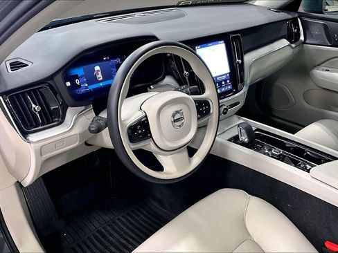 Certified 2026 Volvo V60 B5 Cross Country Plus w/ Protection Package Premier AWD/4WD image 17