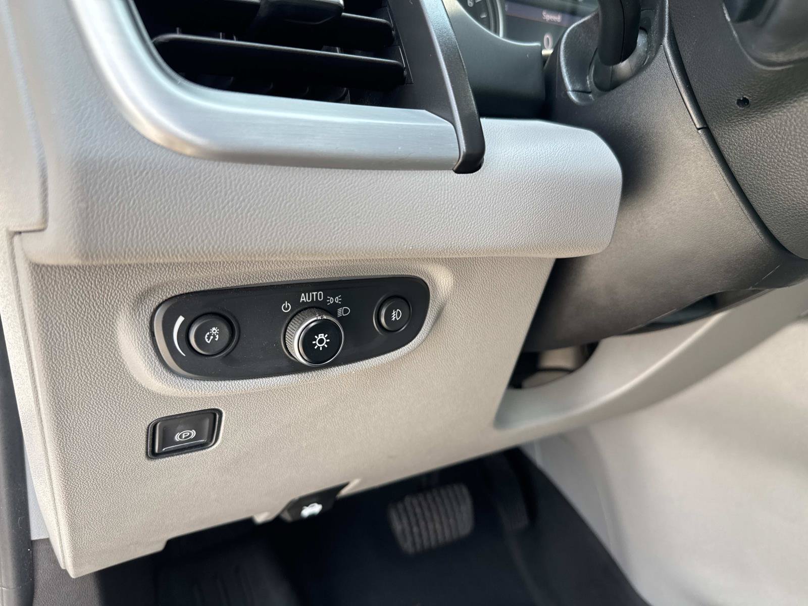 Used 2022 GMC Terrain SLT AWD/4WD image 35