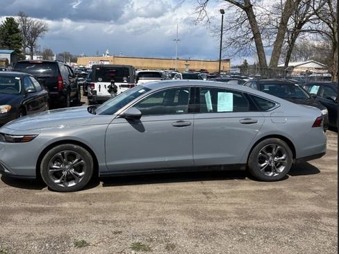 Used 2023 Honda Accord EX-L image 3