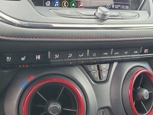 Used 2020 Chevrolet Blazer RS image 31