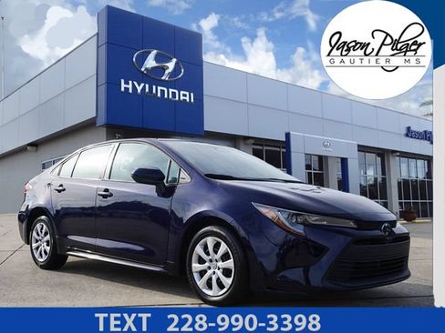 Used 2024 Toyota Corolla LE FWD image 1