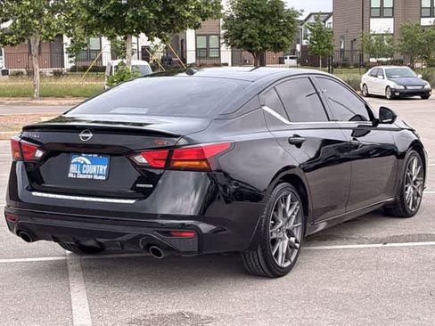 Used 2023 Nissan Altima 2.0 SR FWD image 6