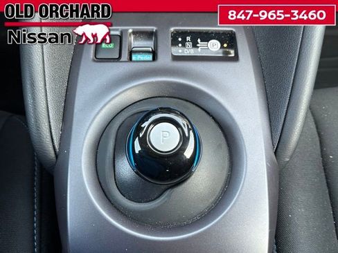 Used 2025 Nissan Leaf S image 16