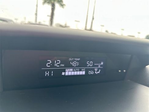 Used 2021 Subaru Crosstrek 2.0i Premium w/ Moonroof Package image 23