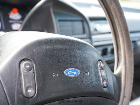 Used 1993 Ford F150 2WD Regular Cab image 20