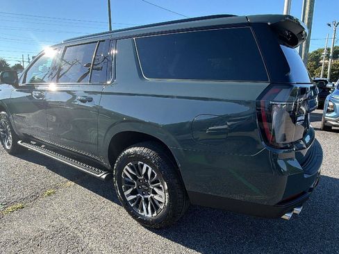 New 2026 Chevrolet Suburban Z71 w/ Z71 Off-Road Package AWD/4WD image 10