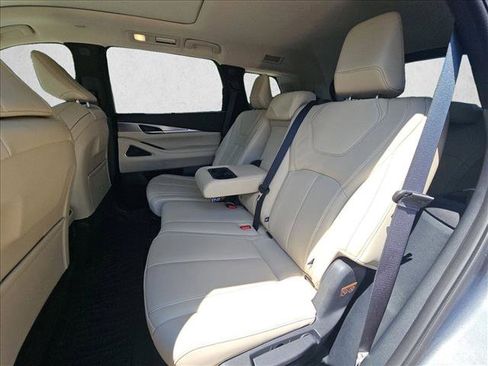 Used 2025 INFINITI QX60 Luxe FWD image 18