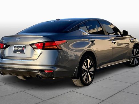 Used 2022 Nissan Altima 2.5 SV w/ SV Premium Package image 12