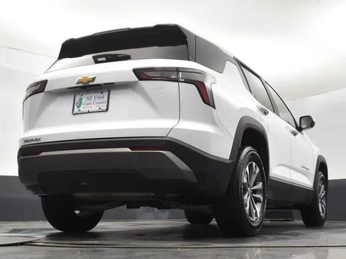 Used 2025 Chevrolet Equinox LT FWD image 13