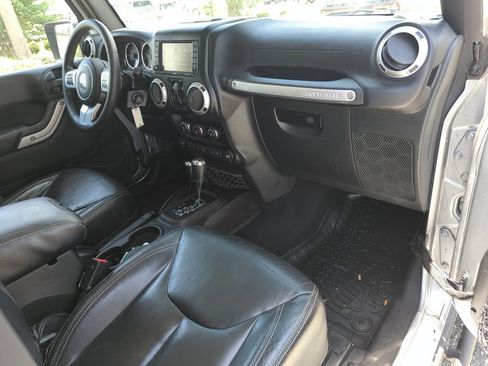 Used 2016 Jeep Wrangler Rubicon AWD/4WD image 22