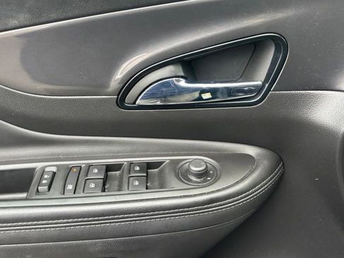 Used 2020 Buick Encore Preferred AWD/4WD image 11