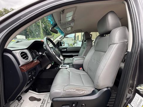 Used 2017 Toyota Tundra Limited w/ Limited Premium Package AWD/4WD image 21