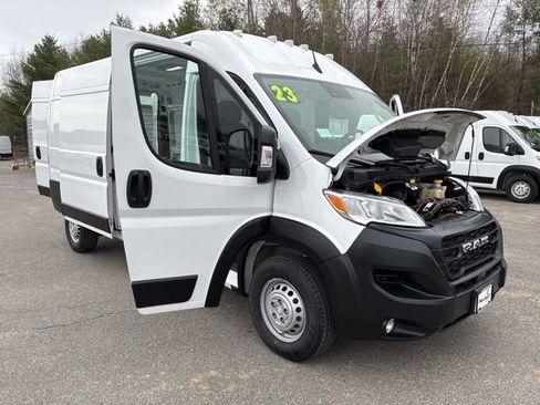 Used 2025 RAM ProMaster 2500 w/ Convenience Group FWD image 12