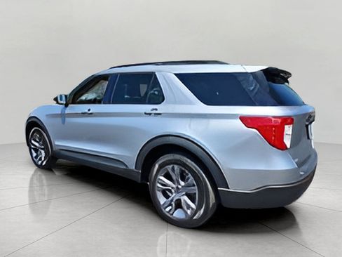 Certified 2023 Ford Explorer XLT w/ Equipment Group 202A AWD/4WD image 7