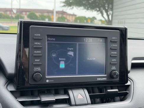 Used 2022 Toyota RAV4 XLE w/ Convenience Package image 9