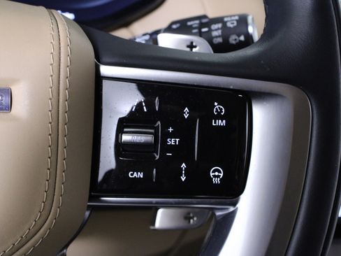 Used 2025 Land Rover Range Rover Long Wheelbase SE image 23