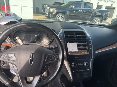 Used 2019 Lincoln MKC Select w/ Select Plus Package image 5