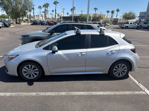 Used 2025 Toyota Corolla SE FWD image 2