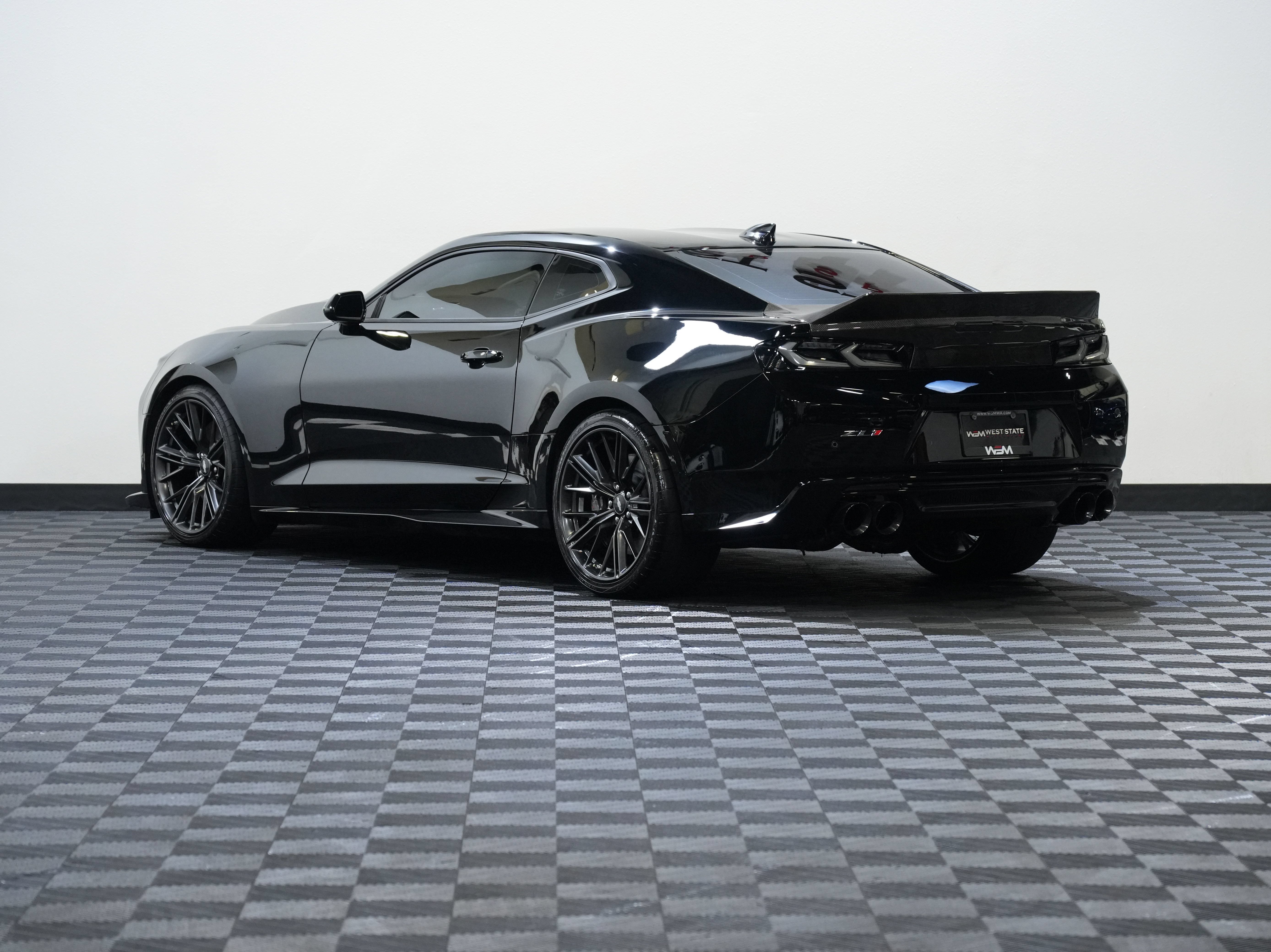 Used 2018 Chevrolet Camaro ZL1 RWD image 8