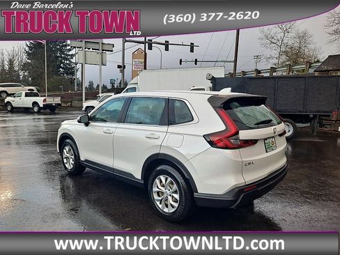 Used 2023 Honda CR-V LX image 5
