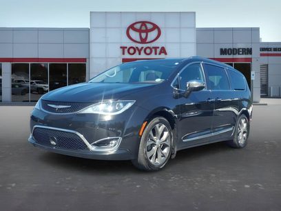 Used 2017 Chrysler Pacifica Limited