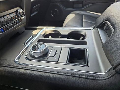 Used 2019 Ford Expedition XLT w/ Equipment Group 202A RWD image 15