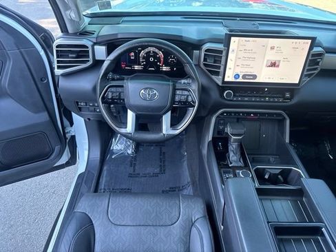 Used 2024 Toyota Tundra Limited AWD/4WD image 28