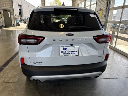 New 2026 Ford Escape SE image 7