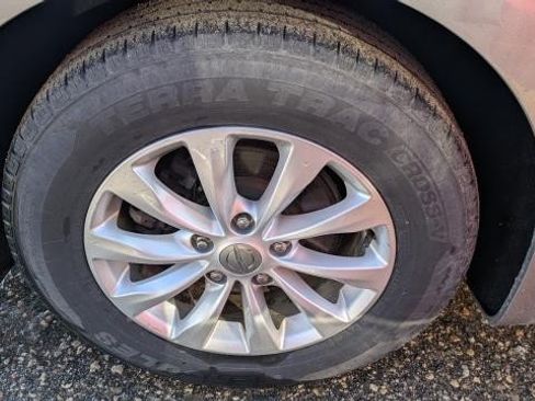Used 2018 Chrysler Pacifica Touring-L FWD image 21