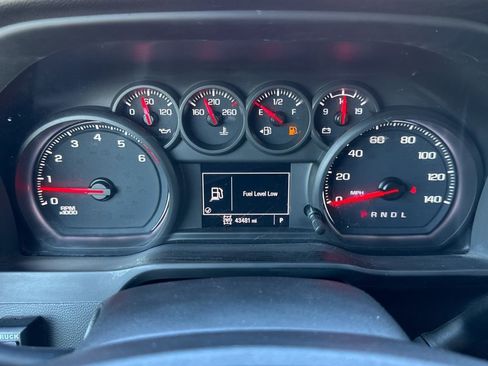 Used 2023 Chevrolet Silverado 2500 Custom w/ Custom Convenience Package AWD/4WD image 9
