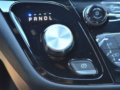 New 2026 Chrysler Pacifica Select image 28