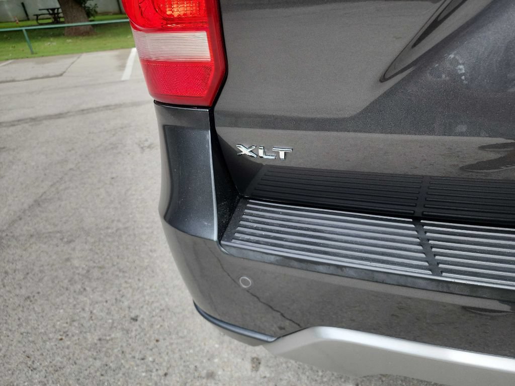 Used 2019 Ford Expedition XLT w/ Equipment Group 202A RWD image 7