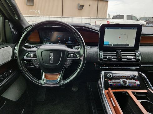 Used 2020 Lincoln Navigator Reserve w/ Equipment Group 208A Reserve AWD/4WD image 10