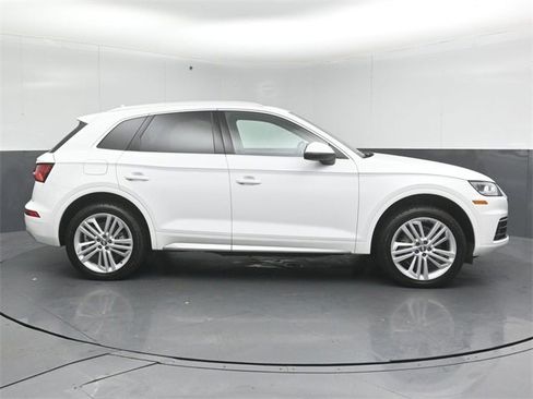 Used 2018 Audi Q5 Prestige w/ Prestige Package image 8