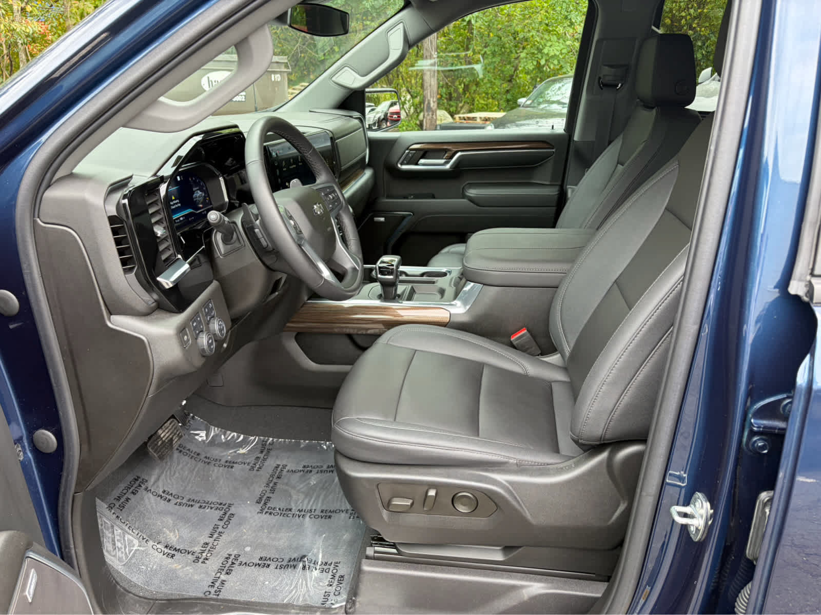 Used 2023 Chevrolet Silverado 1500 RST w/ RST All Star Premium Package AWD/4WD image 5